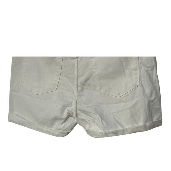 Old Navy Semi Fitted Stretch White Denim Shorts NWT Women’s 18 - Picture 5 of 8